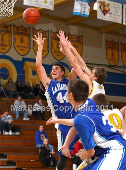 Thumbnail 1 in Capistrano Valley vs. La Habra (OC North/South Challenge) photogallery.