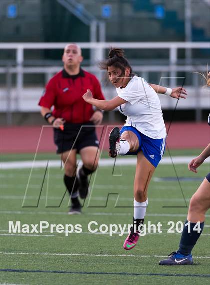 Thumbnail 3 in O'Connor @ South San Antonio (UIL 5A Bi-District Playoff) photogallery.