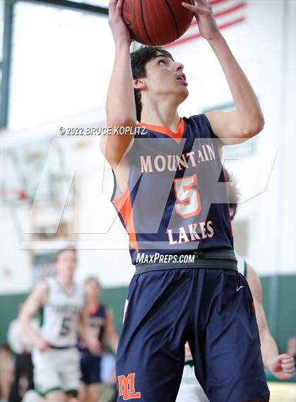 Thumbnail 3 in Mountain Lakes @ New Providence photogallery.