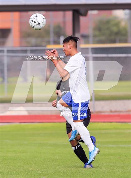 Thumbnail 2 in Camelback vs Valley Vista (Agua Fria Invitational) photogallery.