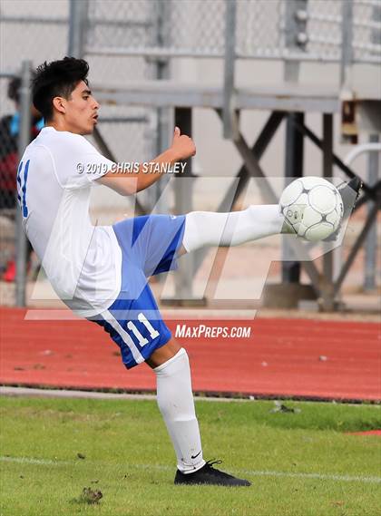 Thumbnail 2 in Camelback vs Valley Vista (Agua Fria Invitational) photogallery.