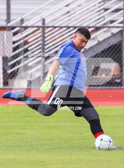 Thumbnail 3 in Camelback vs Valley Vista (Agua Fria Invitational) photogallery.