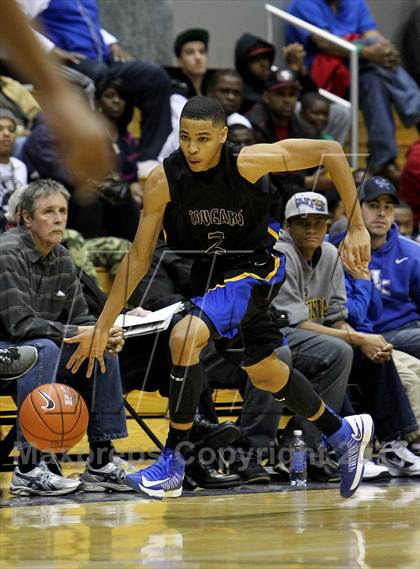 Thumbnail 2 in Deer Valley vs. Newark Memorial (Martin Luther King Classic) photogallery.