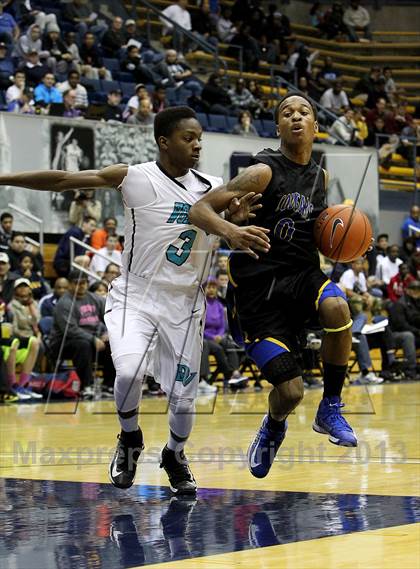 Thumbnail 2 in Deer Valley vs. Newark Memorial (Martin Luther King Classic) photogallery.