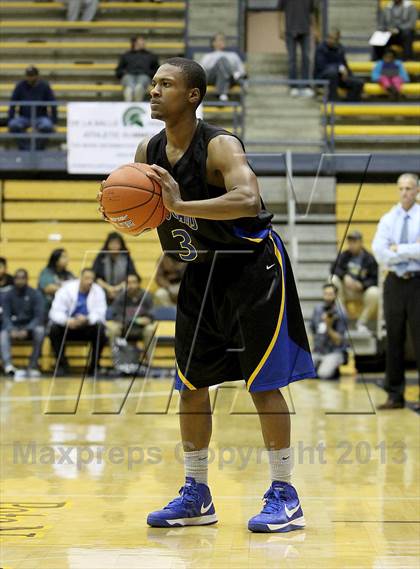 Thumbnail 2 in Deer Valley vs. Newark Memorial (Martin Luther King Classic) photogallery.