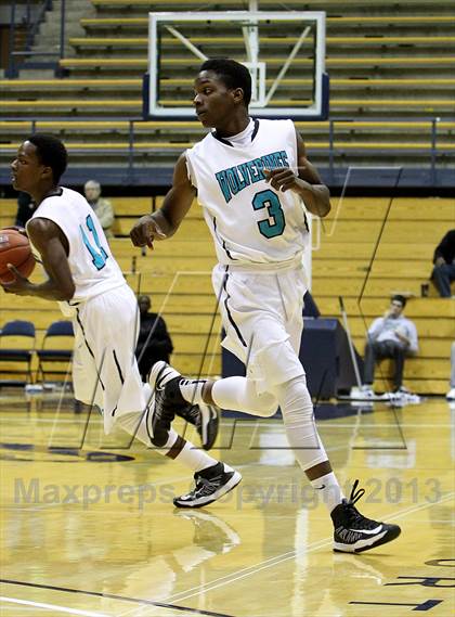 Thumbnail 2 in Deer Valley vs. Newark Memorial (Martin Luther King Classic) photogallery.