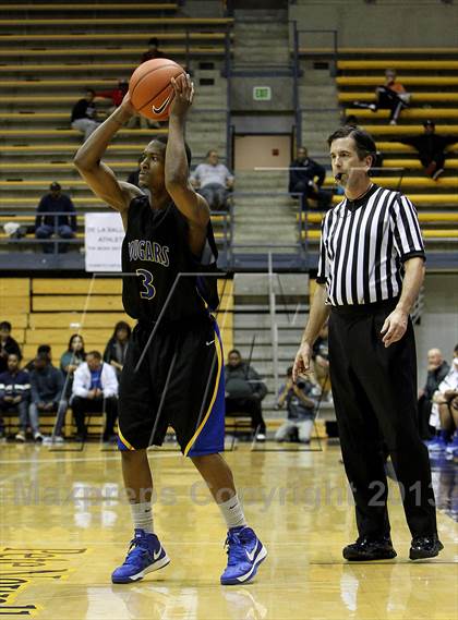 Thumbnail 3 in Deer Valley vs. Newark Memorial (Martin Luther King Classic) photogallery.