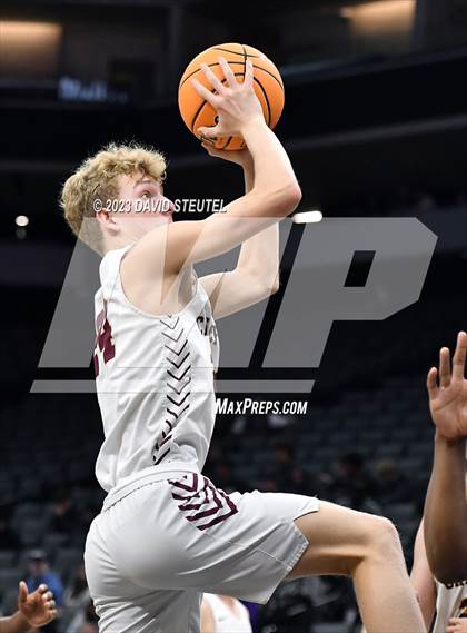Thumbnail 3 in Lynwood vs. Sierra (CIF State D5 Final) photogallery.