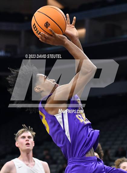 Thumbnail 2 in Lynwood vs. Sierra (CIF State D5 Final) photogallery.