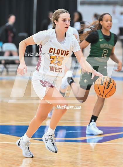 Thumbnail 1 in Ontario Christian vs. Clovis West (Section 7) photogallery.
