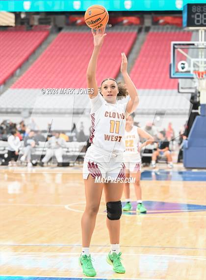 Thumbnail 1 in Ontario Christian vs. Clovis West (Section 7) photogallery.