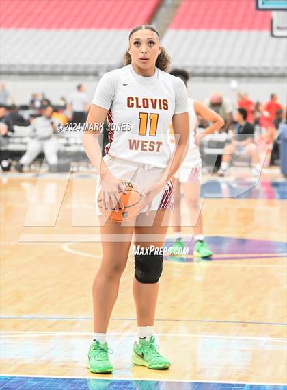 Thumbnail 1 in Ontario Christian vs. Clovis West (Section 7) photogallery.