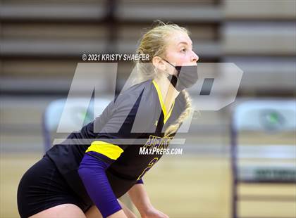 Thumbnail 2 in Corinth Holders vs. Green Level  photogallery.