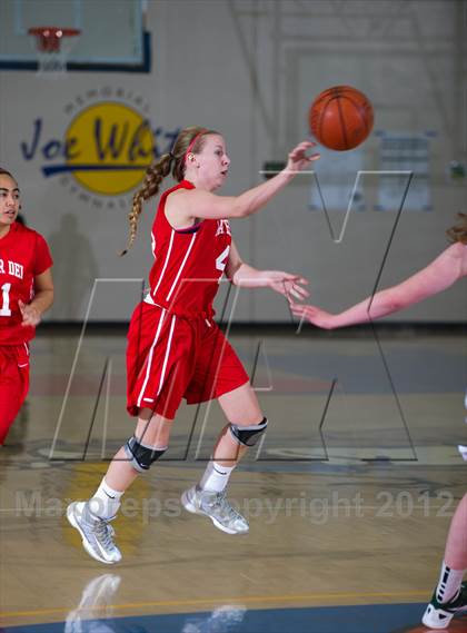 Thumbnail 1 in St. Joseph vs Mater Dei (National Prep Classic) photogallery.