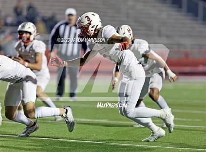 Thumbnail 2 in Muenster vs. Wink (UIL Football 2A Region 2 Area) photogallery.