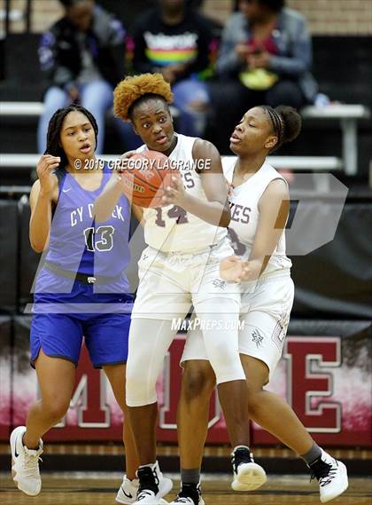 Thumbnail 2 in Cypress Creek vs Mansfield Timberview photogallery.