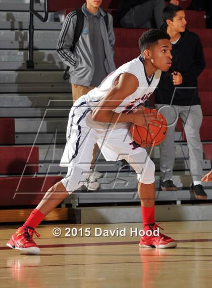Thumbnail 3 in Dawson vs. Pinnacle (MaxPreps Holiday Classic) photogallery.