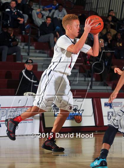 Thumbnail 1 in Dawson vs. Pinnacle (MaxPreps Holiday Classic) photogallery.