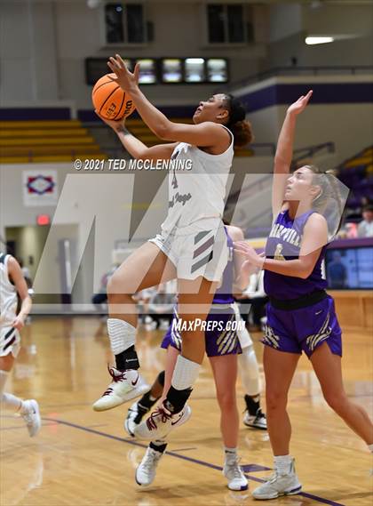 Thumbnail 2 in Berryville vs Morrilton (AAA 4A Regional First Round) photogallery.