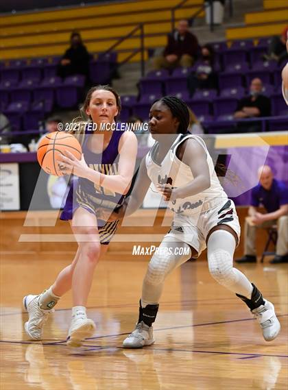 Thumbnail 2 in Berryville vs Morrilton (AAA 4A Regional First Round) photogallery.