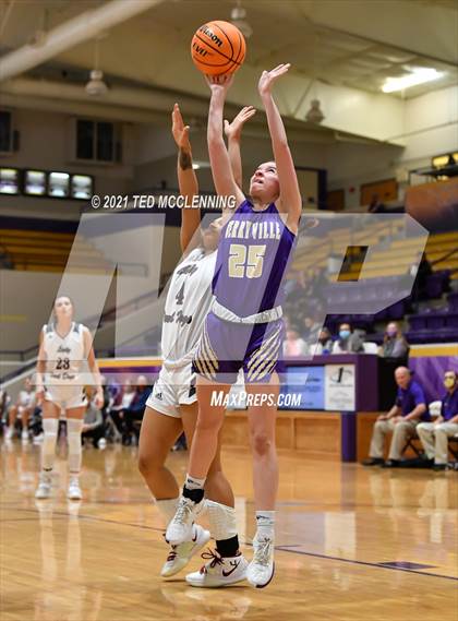 Thumbnail 2 in Berryville vs Morrilton (AAA 4A Regional First Round) photogallery.