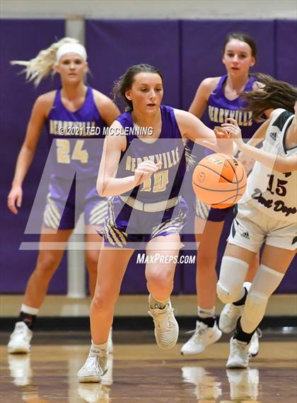 Thumbnail 2 in Berryville vs Morrilton (AAA 4A Regional First Round) photogallery.
