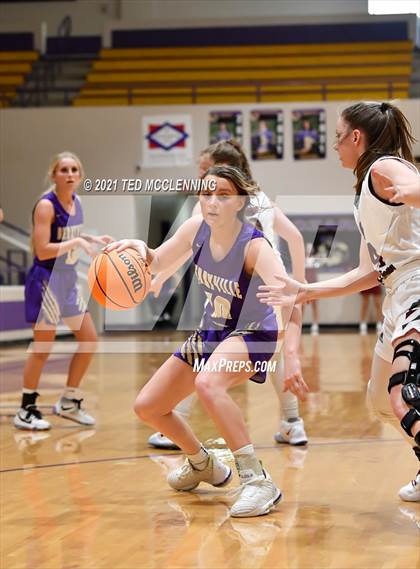 Thumbnail 3 in Berryville vs Morrilton (AAA 4A Regional First Round) photogallery.