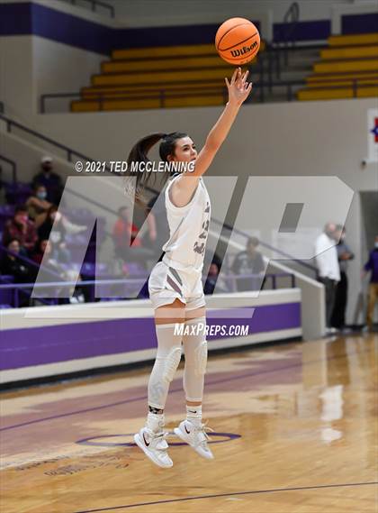 Thumbnail 2 in Berryville vs Morrilton (AAA 4A Regional First Round) photogallery.