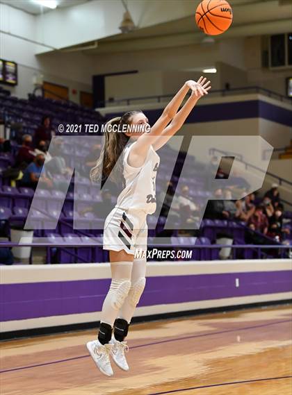Thumbnail 1 in Berryville vs Morrilton (AAA 4A Regional First Round) photogallery.