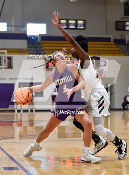 Thumbnail 2 in Berryville vs Morrilton (AAA 4A Regional First Round) photogallery.