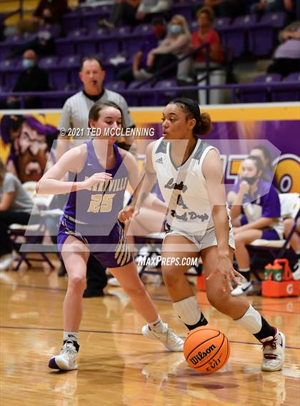 Thumbnail 3 in Berryville vs Morrilton (AAA 4A Regional First Round) photogallery.