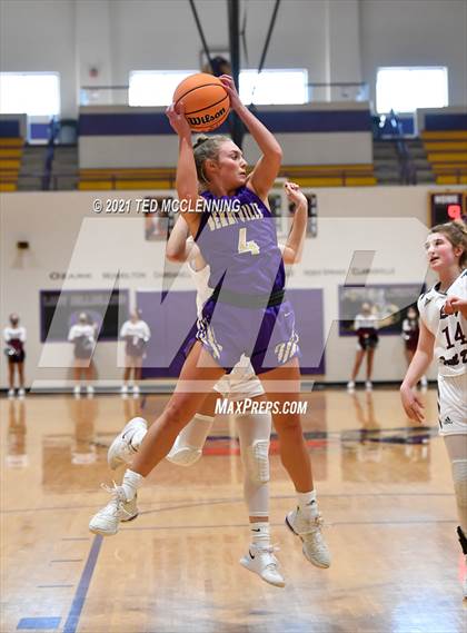 Thumbnail 1 in Berryville vs Morrilton (AAA 4A Regional First Round) photogallery.