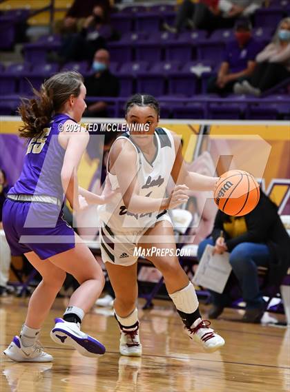 Thumbnail 1 in Berryville vs Morrilton (AAA 4A Regional First Round) photogallery.