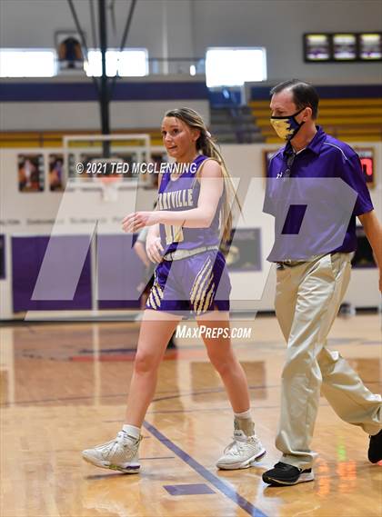 Thumbnail 1 in Berryville vs Morrilton (AAA 4A Regional First Round) photogallery.