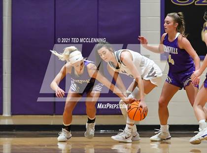 Thumbnail 2 in Berryville vs Morrilton (AAA 4A Regional First Round) photogallery.