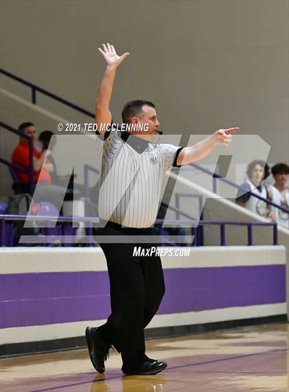 Thumbnail 2 in Berryville vs Morrilton (AAA 4A Regional First Round) photogallery.