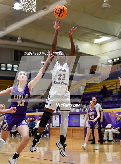 Thumbnail 2 in Berryville vs Morrilton (AAA 4A Regional First Round) photogallery.