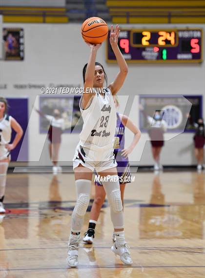 Thumbnail 3 in Berryville vs Morrilton (AAA 4A Regional First Round) photogallery.