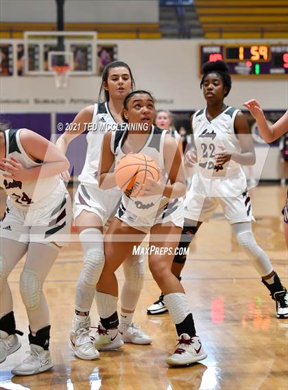 Thumbnail 1 in Berryville vs Morrilton (AAA 4A Regional First Round) photogallery.