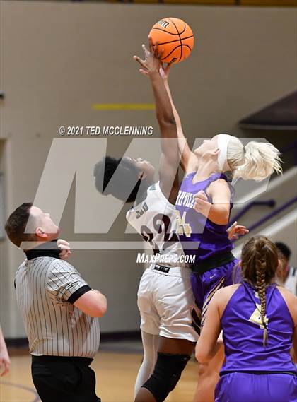 Thumbnail 1 in Berryville vs Morrilton (AAA 4A Regional First Round) photogallery.