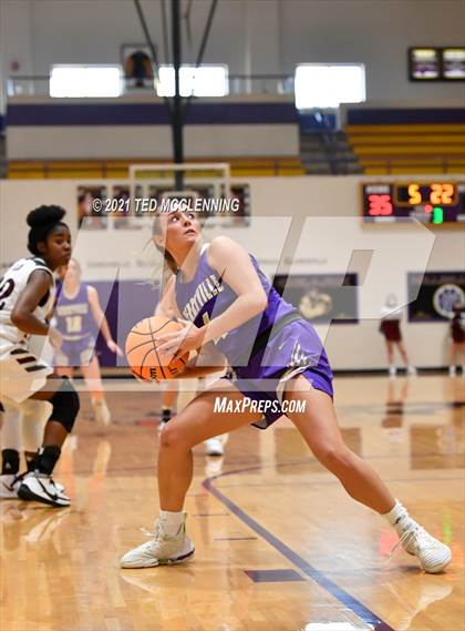 Thumbnail 2 in Berryville vs Morrilton (AAA 4A Regional First Round) photogallery.