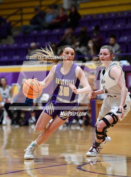 Thumbnail 3 in Berryville vs Morrilton (AAA 4A Regional First Round) photogallery.