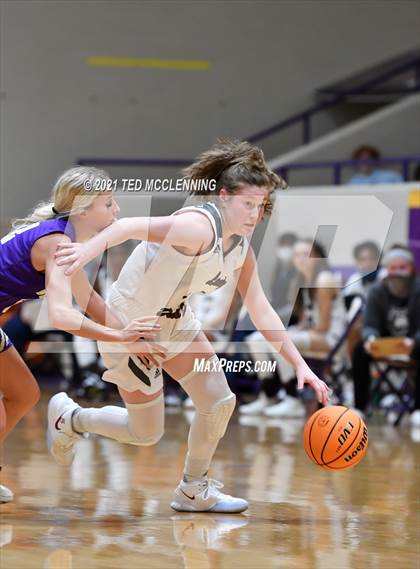 Thumbnail 1 in Berryville vs Morrilton (AAA 4A Regional First Round) photogallery.