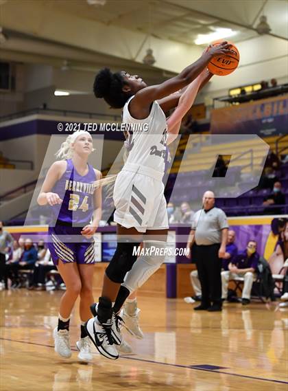 Thumbnail 2 in Berryville vs Morrilton (AAA 4A Regional First Round) photogallery.