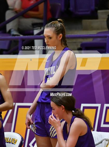 Thumbnail 2 in Berryville vs Morrilton (AAA 4A Regional First Round) photogallery.