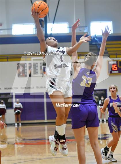 Thumbnail 3 in Berryville vs Morrilton (AAA 4A Regional First Round) photogallery.