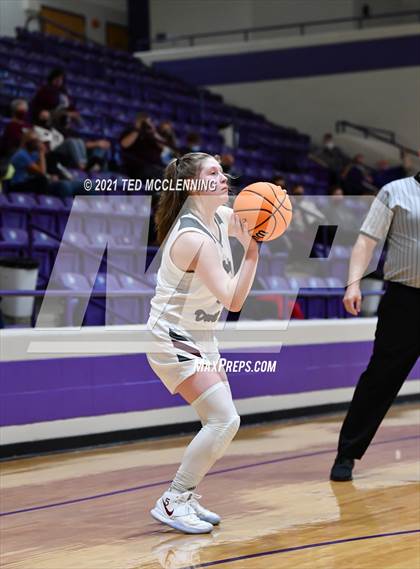 Thumbnail 3 in Berryville vs Morrilton (AAA 4A Regional First Round) photogallery.