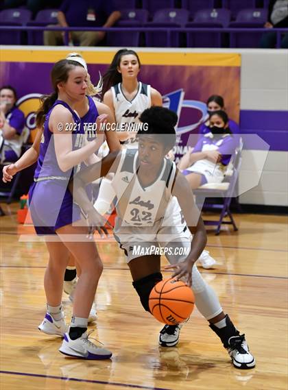 Thumbnail 1 in Berryville vs Morrilton (AAA 4A Regional First Round) photogallery.