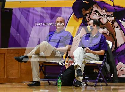 Thumbnail 1 in Berryville vs Morrilton (AAA 4A Regional First Round) photogallery.