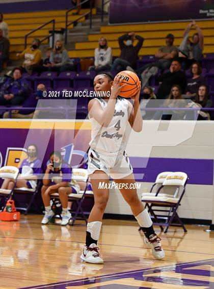 Thumbnail 2 in Berryville vs Morrilton (AAA 4A Regional First Round) photogallery.